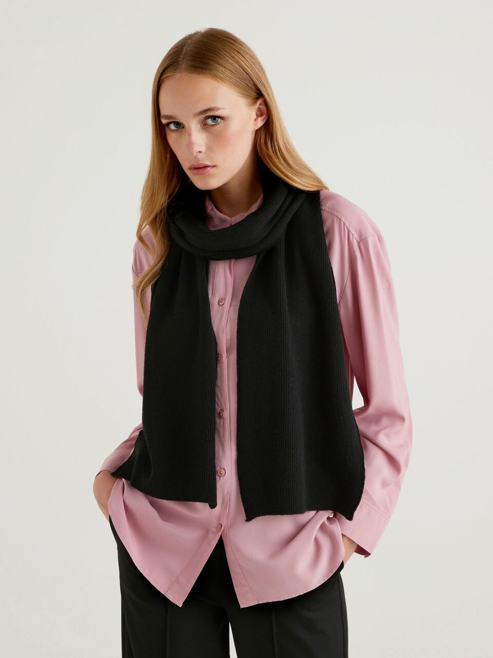 Scarf in wool and cashmere blend image number 2