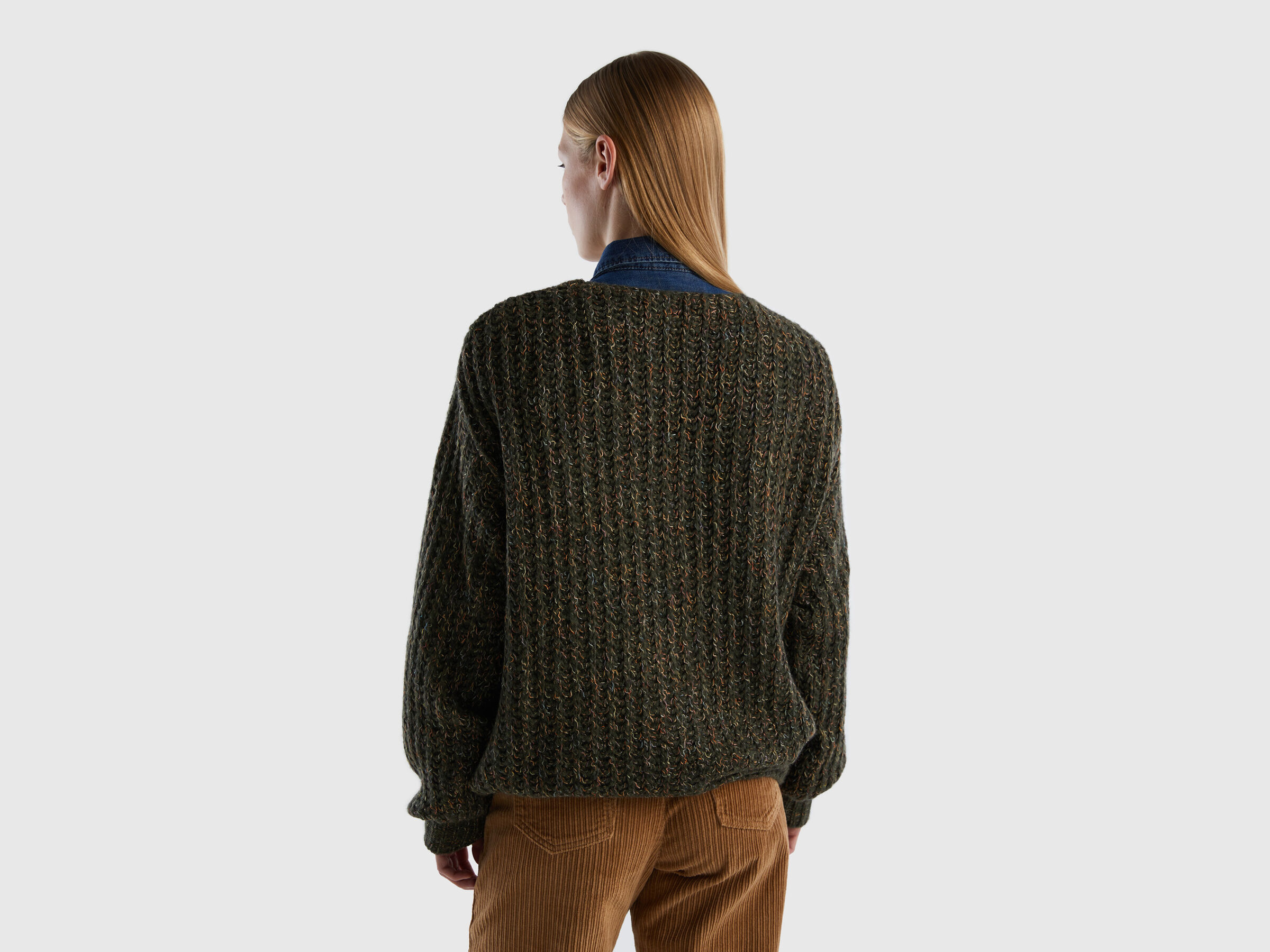 V-neck sweater in wool blend image number 2