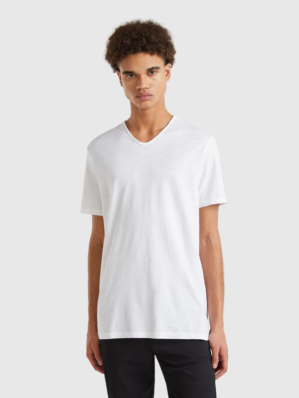 100% cotton t-shirt with V-neck Men