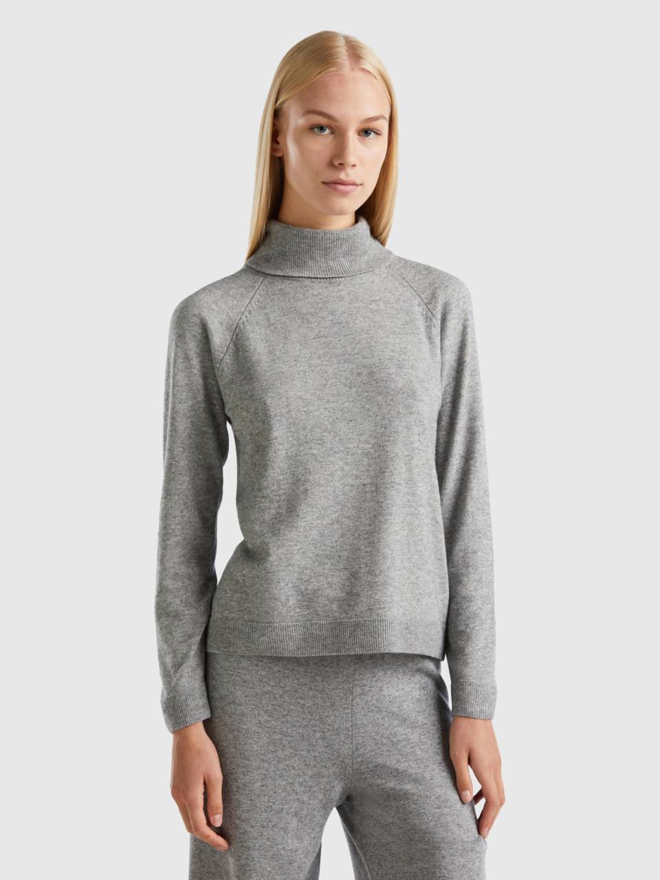 Gray cashmere turtleneck cheap