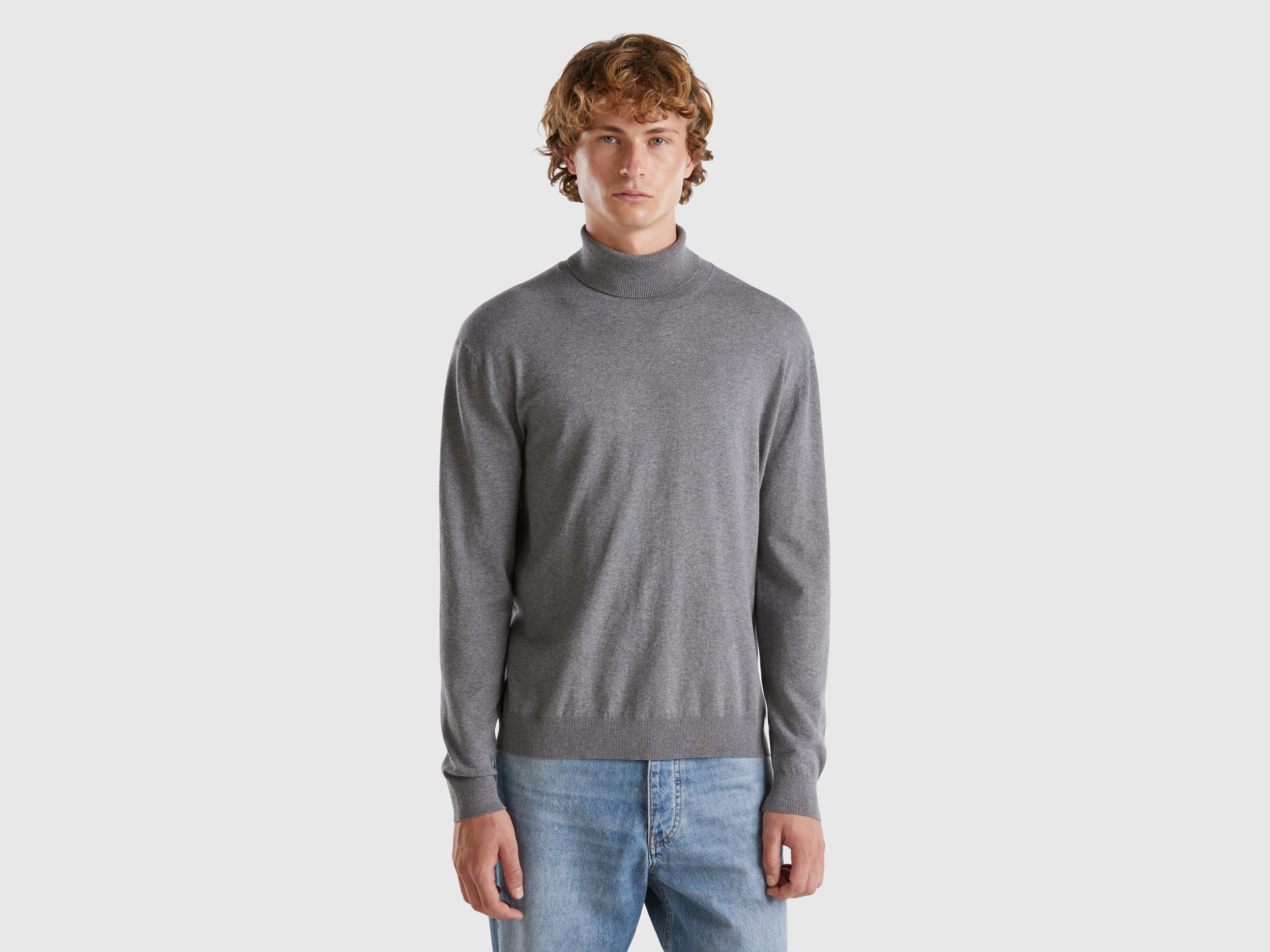 Full neck sweatshirt top